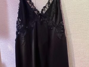 黑色絲質蕾絲睡裙