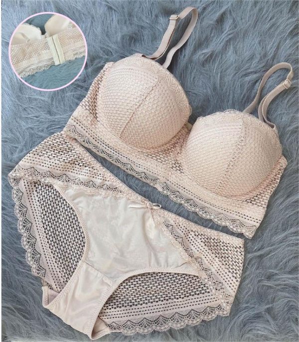 歐貨薄款聚胸收副乳調整內衣套裝